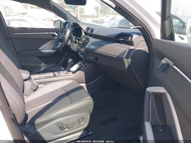 45427079 :رقم المزاد ، WA1AUCF31R1117132 vin ، 2024 Audi Q3 Premium 40 Tfsi Quattro Tiptronic مزاد بيع