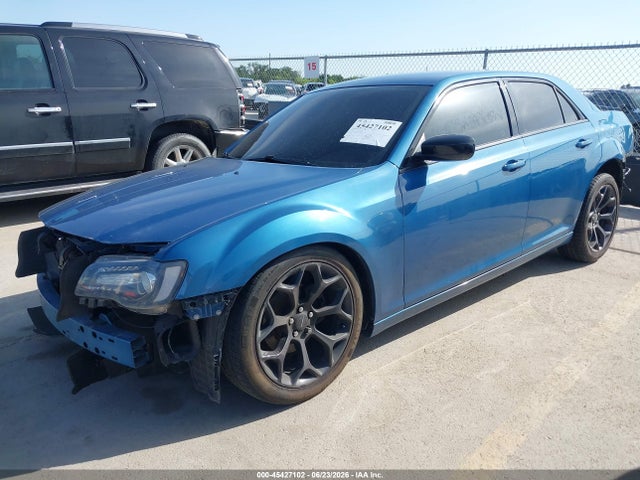 45427102 :رقم المزاد ، 2C3CCAAG7LH137477 vin ، 2020 Chrysler 300 Touring مزاد بيع