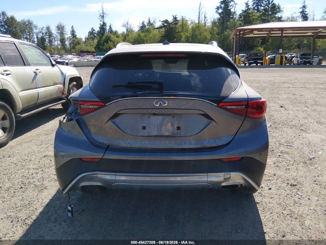 SJKCH5CR9HA018075 Infiniti Qx30 Premium