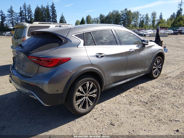 SJKCH5CR9HA018075 Infiniti Qx30 Premium