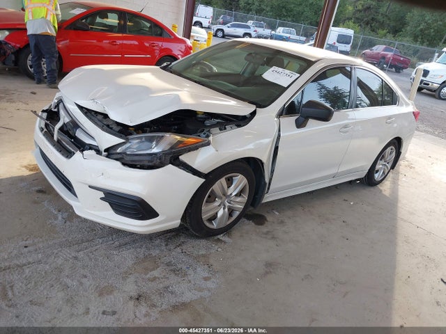 Subaru Legacy 2.5i 2018 4S3BNAA64J3021596 Image 2