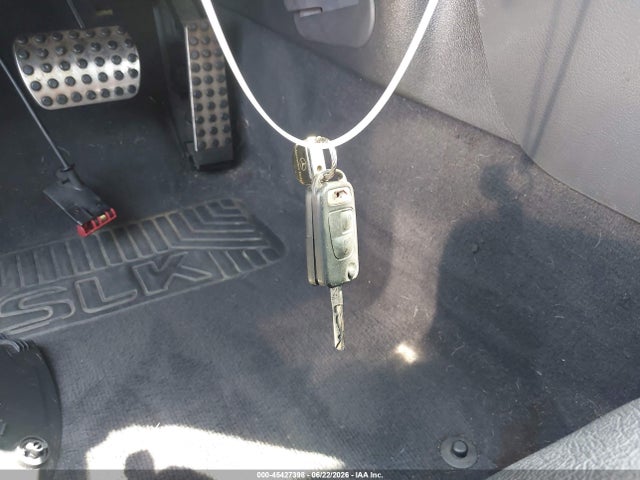 2002 Mercedes-benz Slk 230 Kompressor მანქანა იყიდება აუქციონზე, vin: WDBKK49F52F247627, აუქციონის ნომერი: 45427398