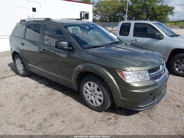2018 3C4PDCAB4JT443292 main image