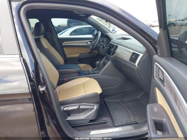 45427440 :رقم المزاد ، 1V2JE2CA5MC236765 vin ، 2021 Volkswagen Atlas Cross Sport 3.6l V6 Se W/technology مزاد بيع