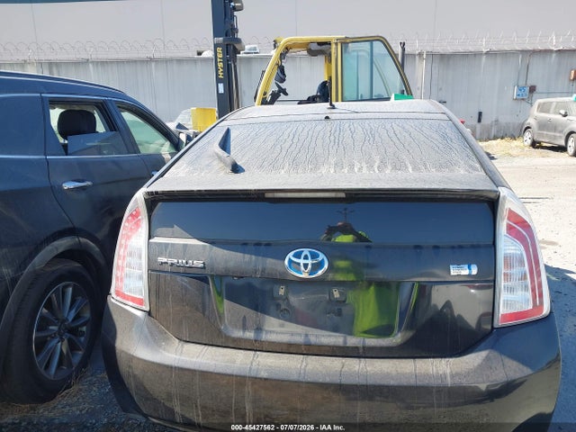 Toyota Prius Two 2015 JTDKN3DU4F0451420 Image 17
