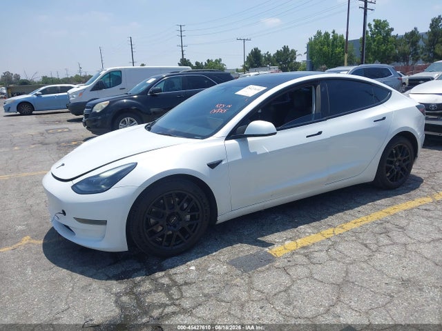 Tesla Model 3 Rear-wheel Drive 2023 5YJ3E1EAXPF396620 Image 2