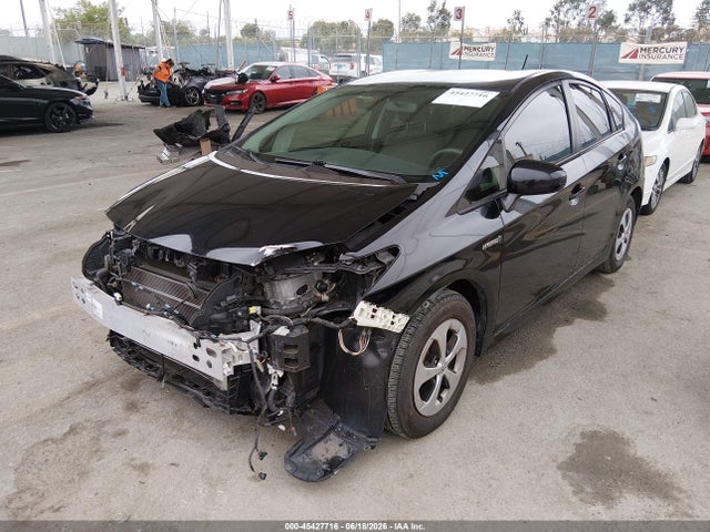 Toyota Prius Three 2015 JTDKN3DU3F1947447 Image 2