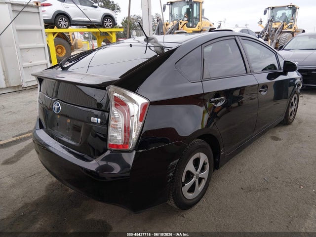 Toyota Prius Three 2015 JTDKN3DU3F1947447 Image 4