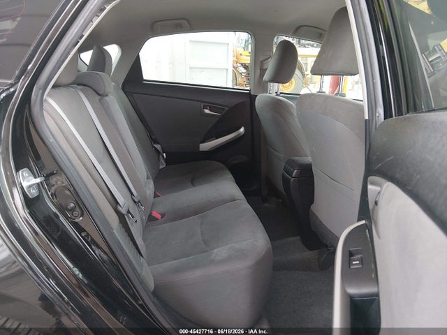 Toyota Prius Three 2015 JTDKN3DU3F1947447 Image 8