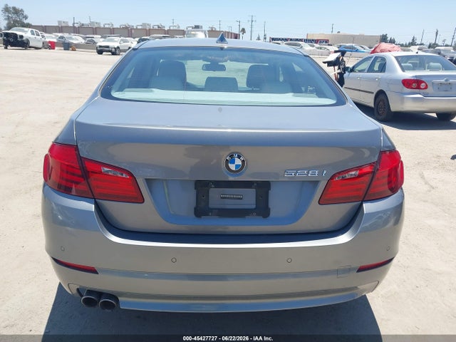 2011 Bmw 528i მანქანა იყიდება აუქციონზე, vin: WBAFR1C53BC742601, აუქციონის ნომერი: 45427727