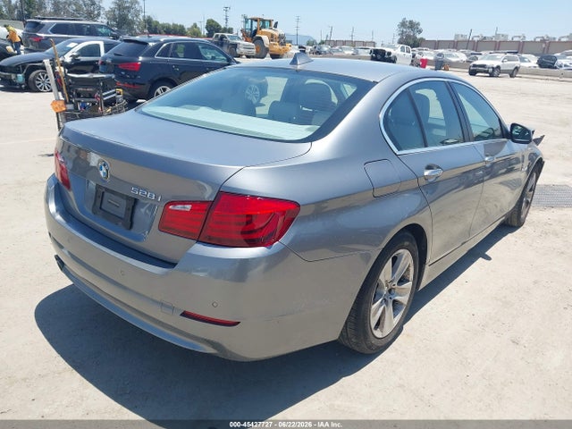 2011 Bmw 528i მანქანა იყიდება აუქციონზე, vin: WBAFR1C53BC742601, აუქციონის ნომერი: 45427727