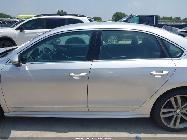 Продаж на аукціоні авто 2017 Volkswagen Passat 1.8t R-line, vin: 1VWDT7A34HC036016, номер лоту: 45427795