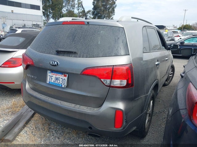 KIA SORENTO LX 2015 5XYKT3A6XFG600564 Image 4