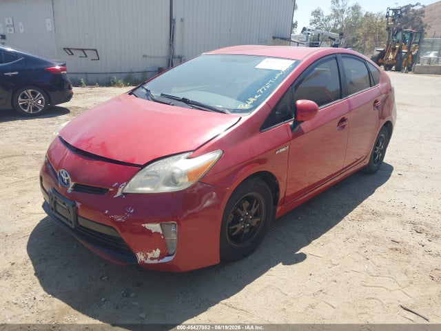 Toyota Prius Three 2014 JTDKN3DU1E0357767 Image 2