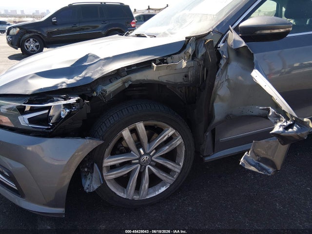 1VWCT7A37GC007734 Volkswagen Passat 1.8t Sel