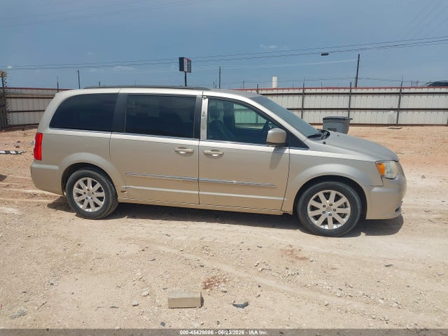 2016 Chrysler Town & Country Touring მანქანა იყიდება აუქციონზე, vin: 2C4RC1BG5GR157540, აუქციონის ნომერი: 45428086