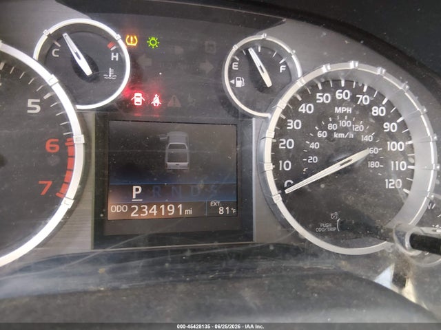 5TFDW5F11GX492374 Toyota Tundra Sr5 5.7l V8