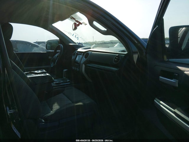 5TFDW5F11GX492374 Toyota Tundra Sr5 5.7l V8