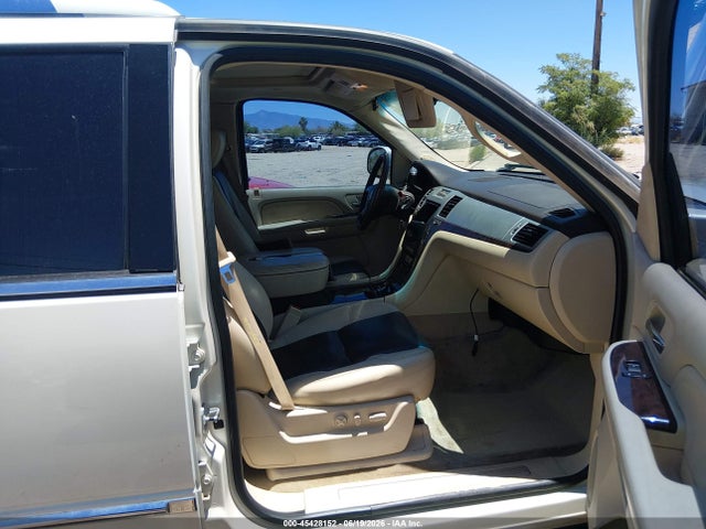 Продажа на аукционе авто 2007 Cadillac Escalade, vin: 1GYFK63827R177237, номер лота: 45428152