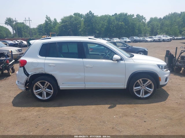 Продажа на аукционе авто 2016 Volkswagen Tiguan R-line, vin: WVGBV7AX0GW094236, номер лота: 45428171