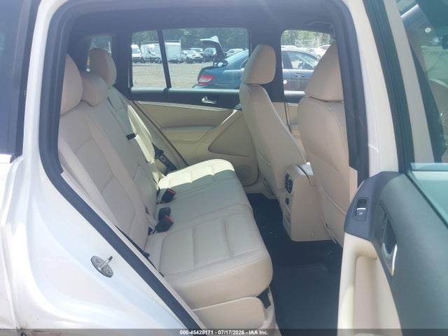 Продажа на аукционе авто 2016 Volkswagen Tiguan R-line, vin: WVGBV7AX0GW094236, номер лота: 45428171