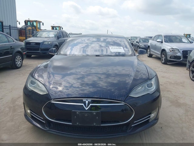 2013 Tesla Model S მანქანა იყიდება აუქციონზე, vin: 5YJSA1DN4DFP19986, აუქციონის ნომერი: 45428288