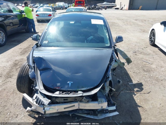 Продаж на аукціоні авто 2022 Tesla Model 3 Rear-wheel Drive, vin: 5YJ3E1EA9NF352654, номер лоту: 45428344