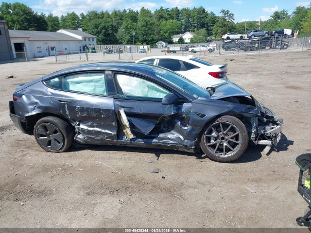 Продаж на аукціоні авто 2022 Tesla Model 3 Rear-wheel Drive, vin: 5YJ3E1EA9NF352654, номер лоту: 45428344