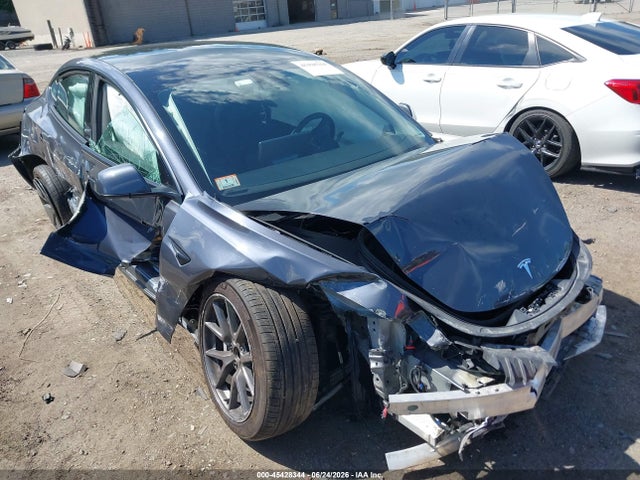 Продаж на аукціоні авто 2022 Tesla Model 3 Rear-wheel Drive, vin: 5YJ3E1EA9NF352654, номер лоту: 45428344