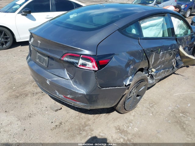 Продаж на аукціоні авто 2022 Tesla Model 3 Rear-wheel Drive, vin: 5YJ3E1EA9NF352654, номер лоту: 45428344