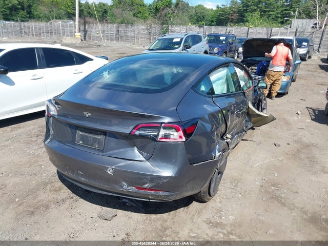 Продаж на аукціоні авто 2022 Tesla Model 3 Rear-wheel Drive, vin: 5YJ3E1EA9NF352654, номер лоту: 45428344