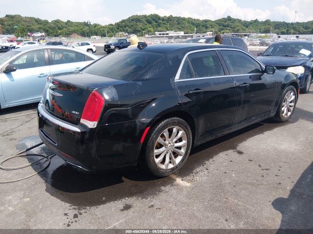 Продажа на аукционе авто 2016 Chrysler 300 Limited, vin: 2C3CCARGXGH212795, номер лота: 45428349