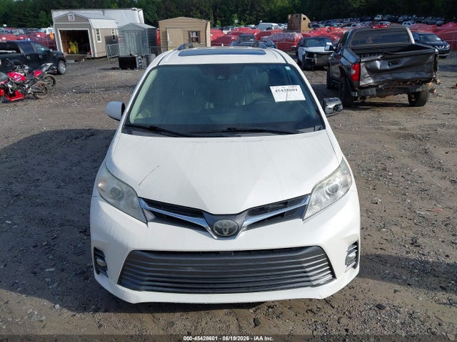 5TDYZ3DC9JS902630 Toyota Sienna Xle Premium 8 Passenger