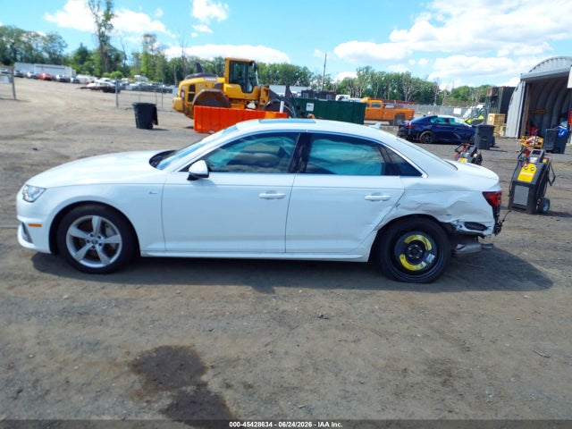 2019 Audi A4 45 Premium მანქანა იყიდება აუქციონზე, vin: WAUDNAF40KA043346, აუქციონის ნომერი: 45428634