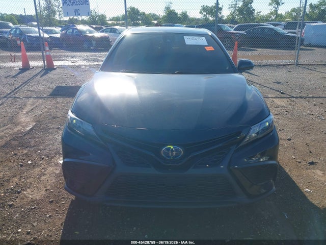 2022 Toyota Camry Nightshade Edition Hybrid მანქანა იყიდება აუქციონზე, vin: 4T1G31AK7NU042110, აუქციონის ნომერი: 45428759