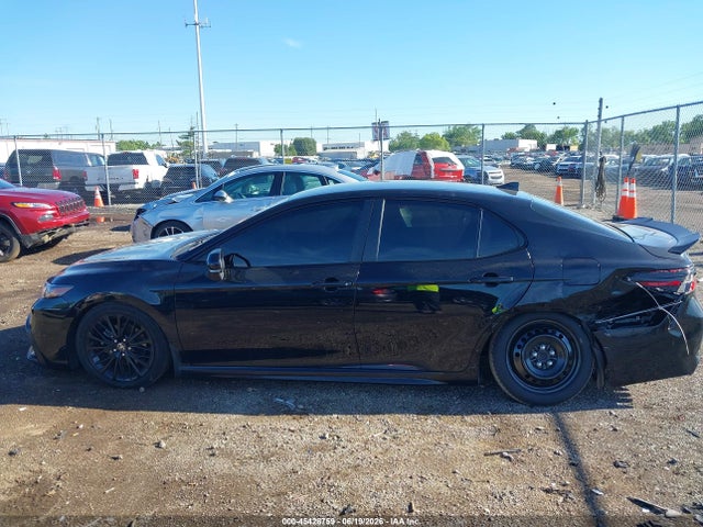 2022 Toyota Camry Nightshade Edition Hybrid მანქანა იყიდება აუქციონზე, vin: 4T1G31AK7NU042110, აუქციონის ნომერი: 45428759