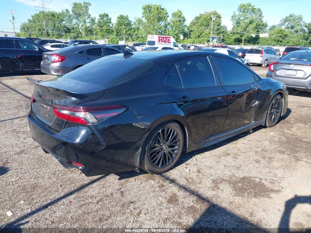 2022 Toyota Camry Nightshade Edition Hybrid მანქანა იყიდება აუქციონზე, vin: 4T1G31AK7NU042110, აუქციონის ნომერი: 45428759