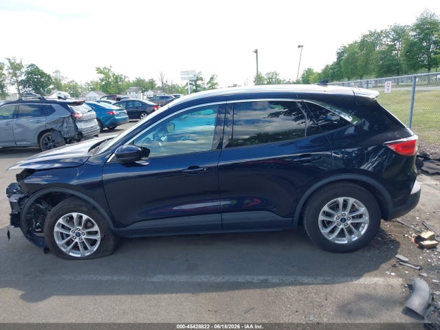 Продажа на аукционе авто 2021 Ford Escape Se, vin: 1FMCU0G67MUA25175, номер лота: 45428822