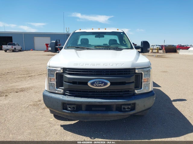 Ford F-350 Chassis Xl 2017 1FDRF3G64HEE28990 Image 13