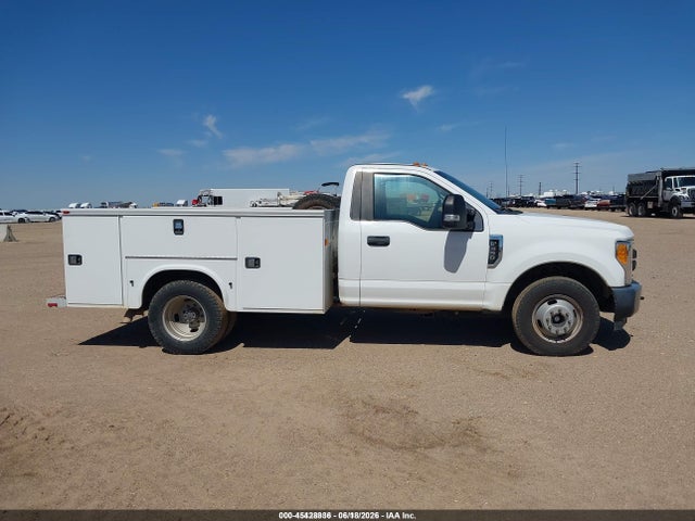 Ford F-350 Chassis Xl 2017 1FDRF3G64HEE28990 Image 14
