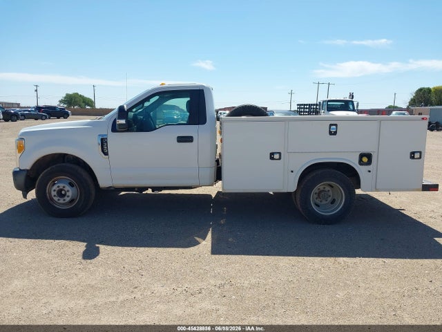Ford F-350 Chassis Xl 2017 1FDRF3G64HEE28990 Image 15