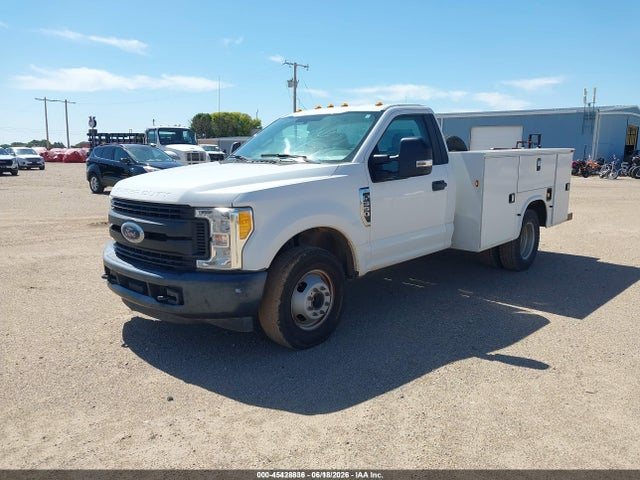 Ford F-350 Chassis Xl 2017 1FDRF3G64HEE28990 Image 2