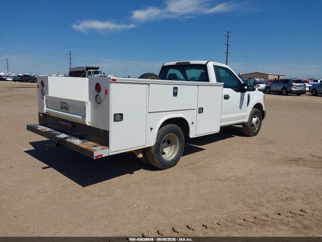 Ford F-350 Chassis Xl 2017 1FDRF3G64HEE28990 Image 4