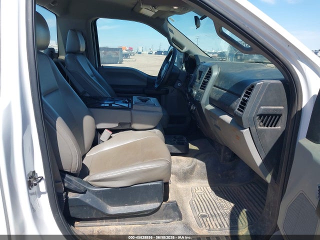 Ford F-350 Chassis Xl 2017 1FDRF3G64HEE28990 Image 5