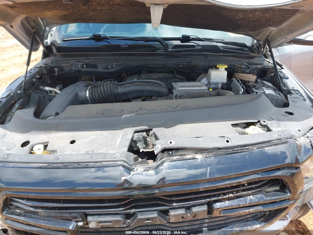 1C6SRFFT9LN328180 RAM 1500 Big Horn 4x4 5&#039;7 Box