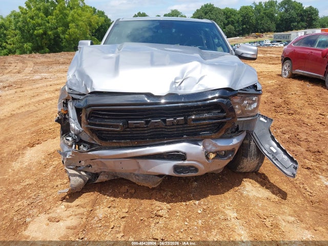 1C6SRFFT9LN328180 RAM 1500 Big Horn 4x4 5&#039;7 Box