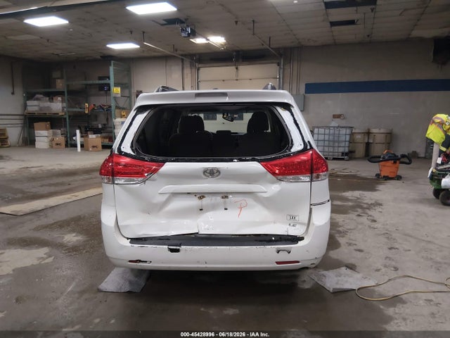Aukcja sprzedaży 2014 Toyota Sienna Le V6 8 Passenger, vin: 5TDKK3DC5ES426828, numer aukcji: 45428996