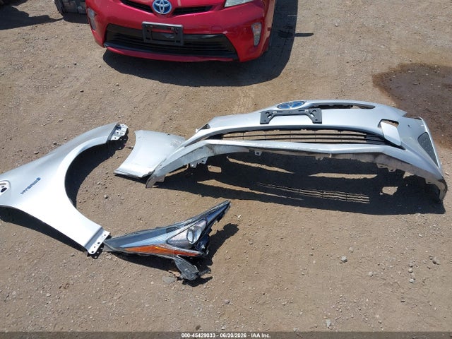 Toyota Prius Three 2018 JTDKARFU5J3065138 Image 12