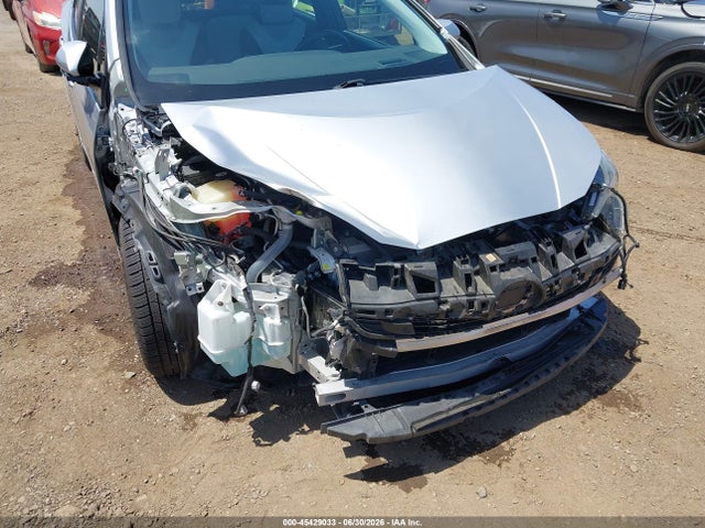 Toyota Prius Three 2018 JTDKARFU5J3065138 Image 6