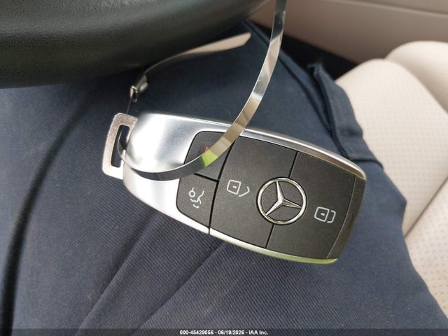 2021 Mercedes-benz Glc 300 Suv მანქანა იყიდება აუქციონზე, vin: W1N0G8DB4MV300938, აუქციონის ნომერი: 45429056